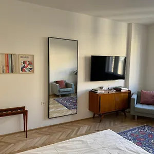 https://studio-5.inbudapesthotels.com