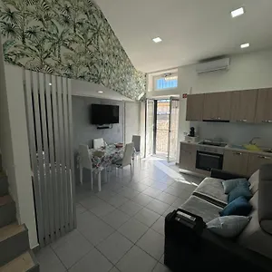 https://a-casarell-naples.hotels-amalfi.com